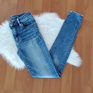 American Eagle Outfitters High Rise Blue Jeans